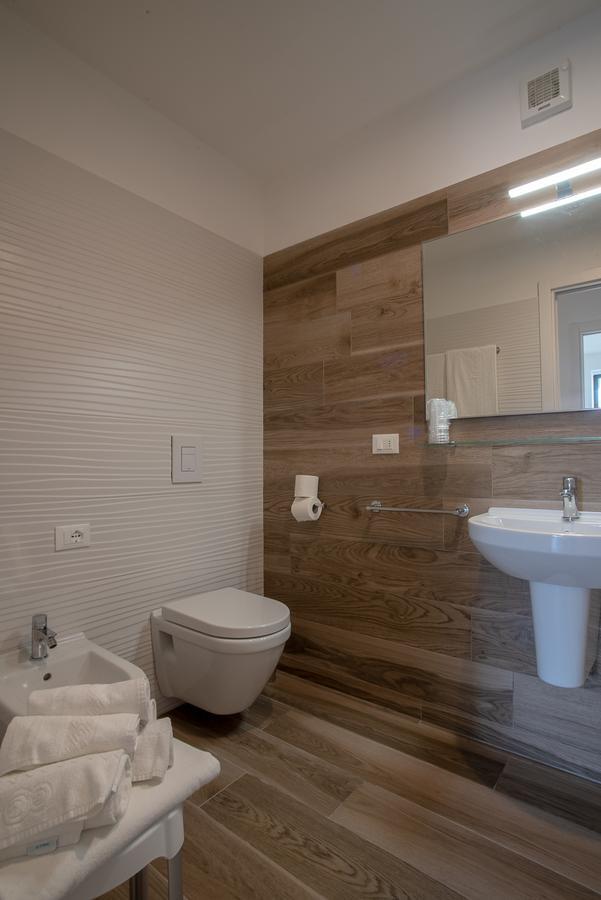Aparthotel Miramare Grado Buitenkant foto