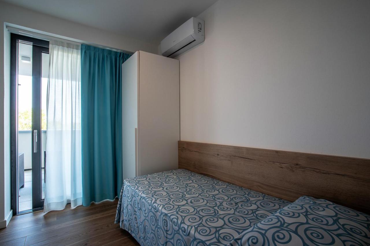 Aparthotel Miramare Grado Buitenkant foto