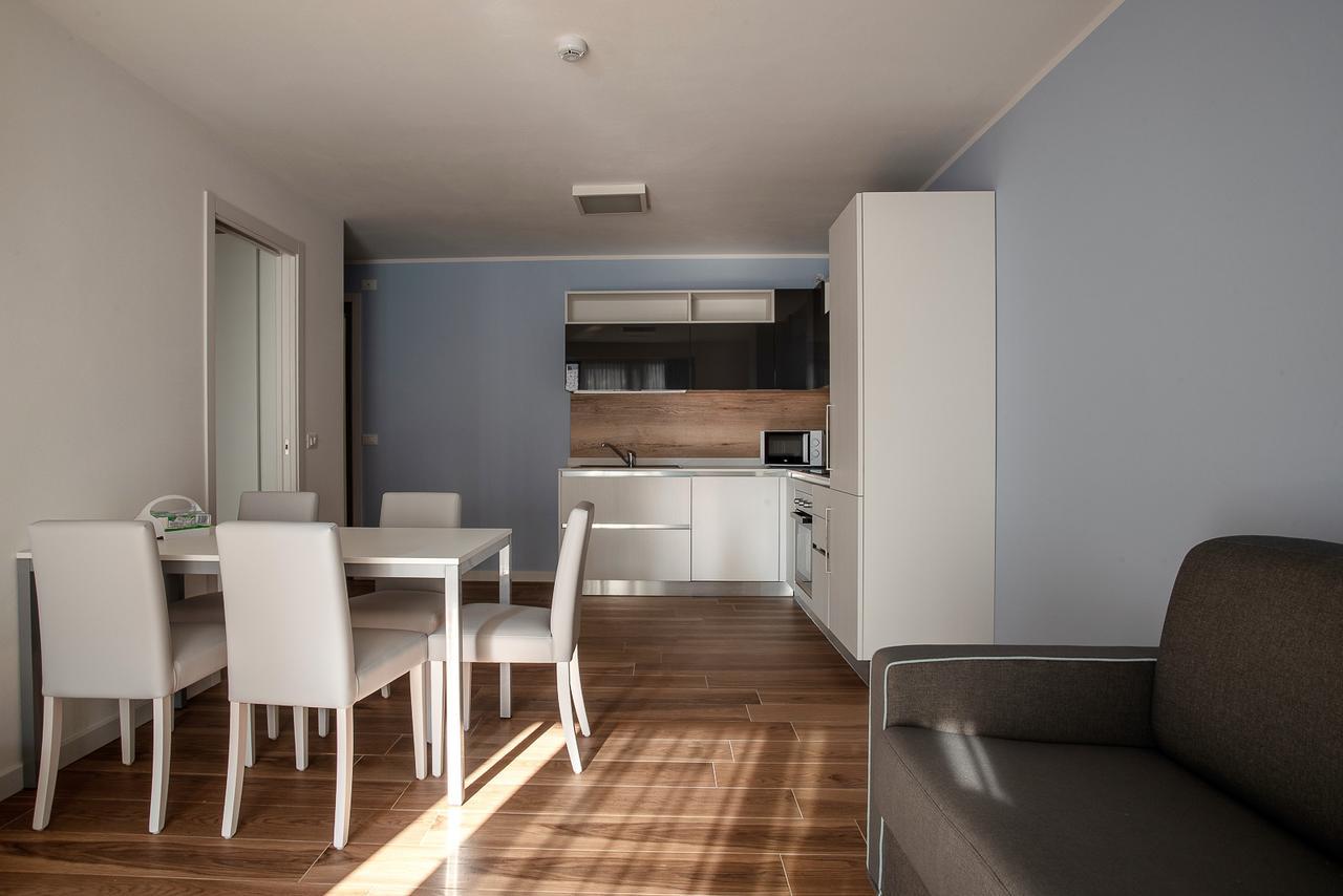Aparthotel Miramare Grado Buitenkant foto
