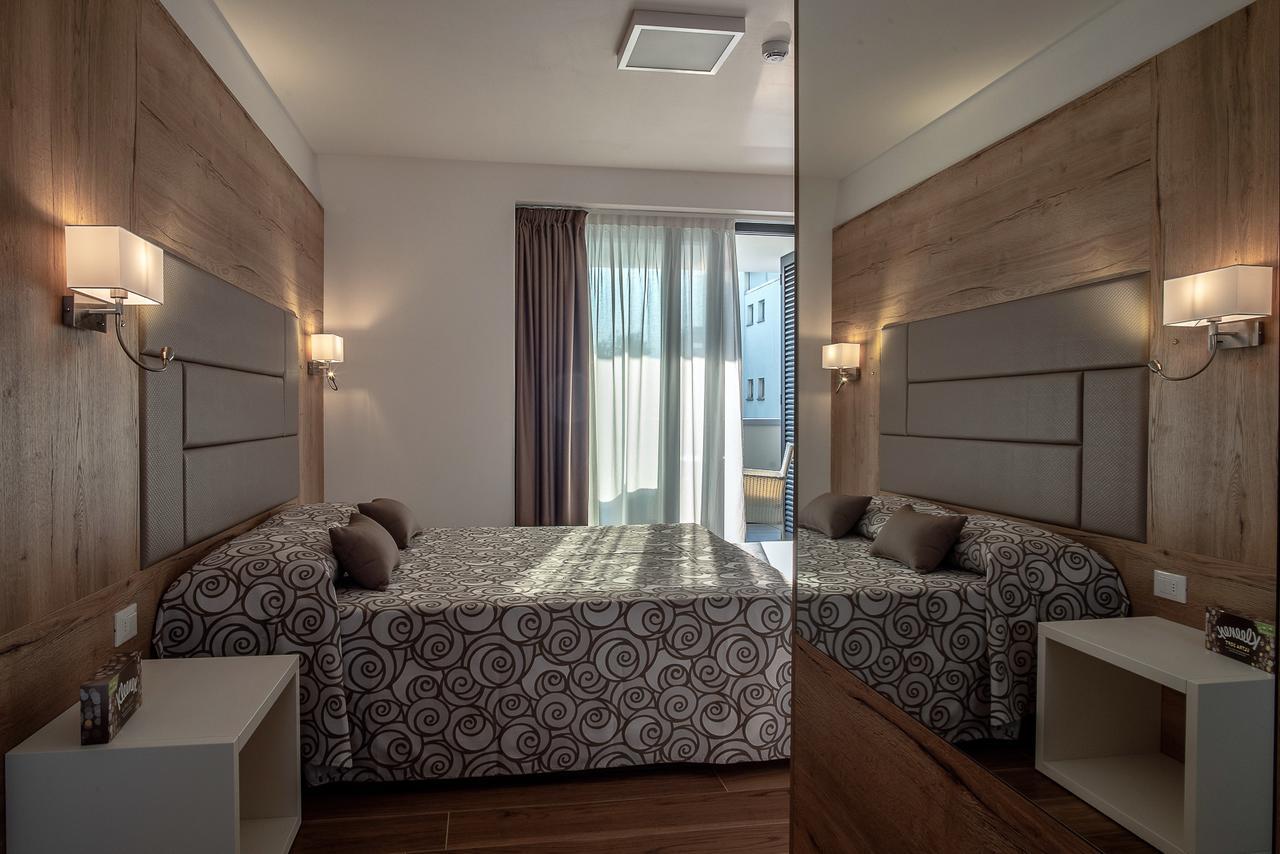 Aparthotel Miramare Grado Buitenkant foto