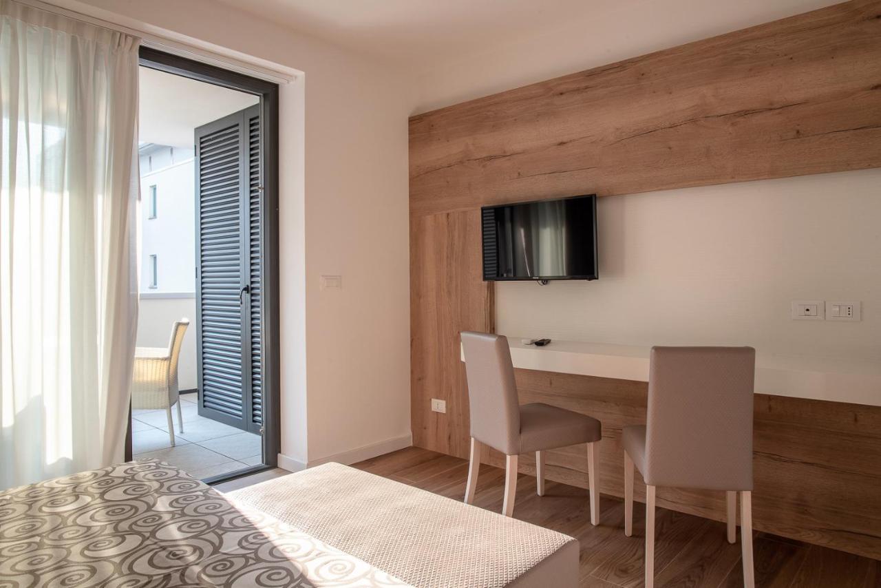 Aparthotel Miramare Grado Buitenkant foto